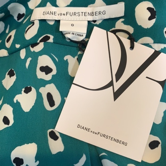 DVF New Issie Two Silk Sleeveless Top NWT - Picture 7 of 11